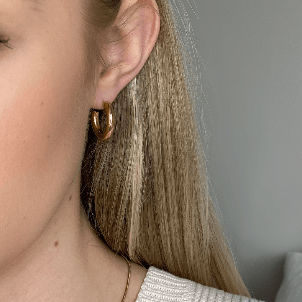 ELLE Small Hoops (20mm) - Charcol Accessories