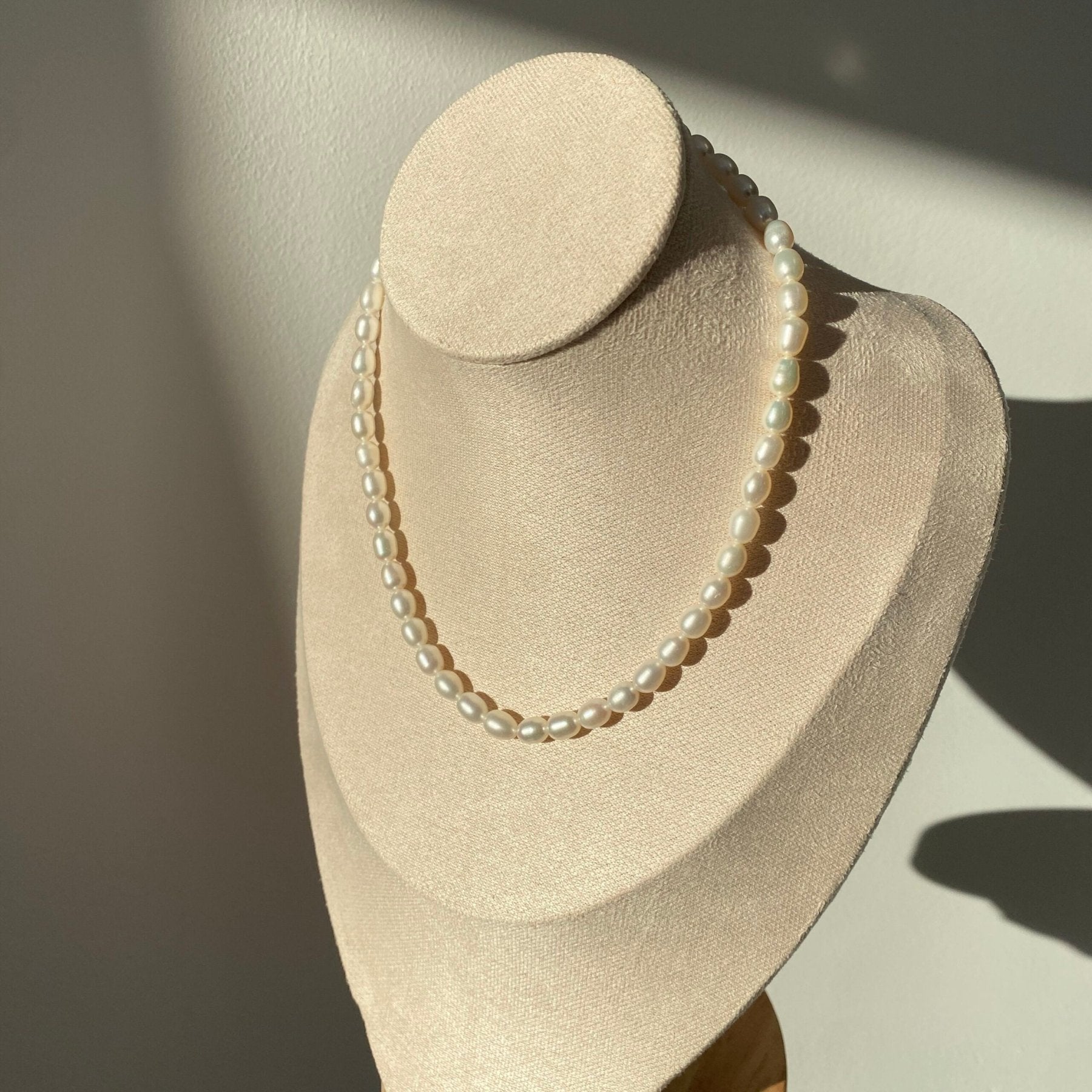 GRACE Pearl Necklace - Charcol Accessories