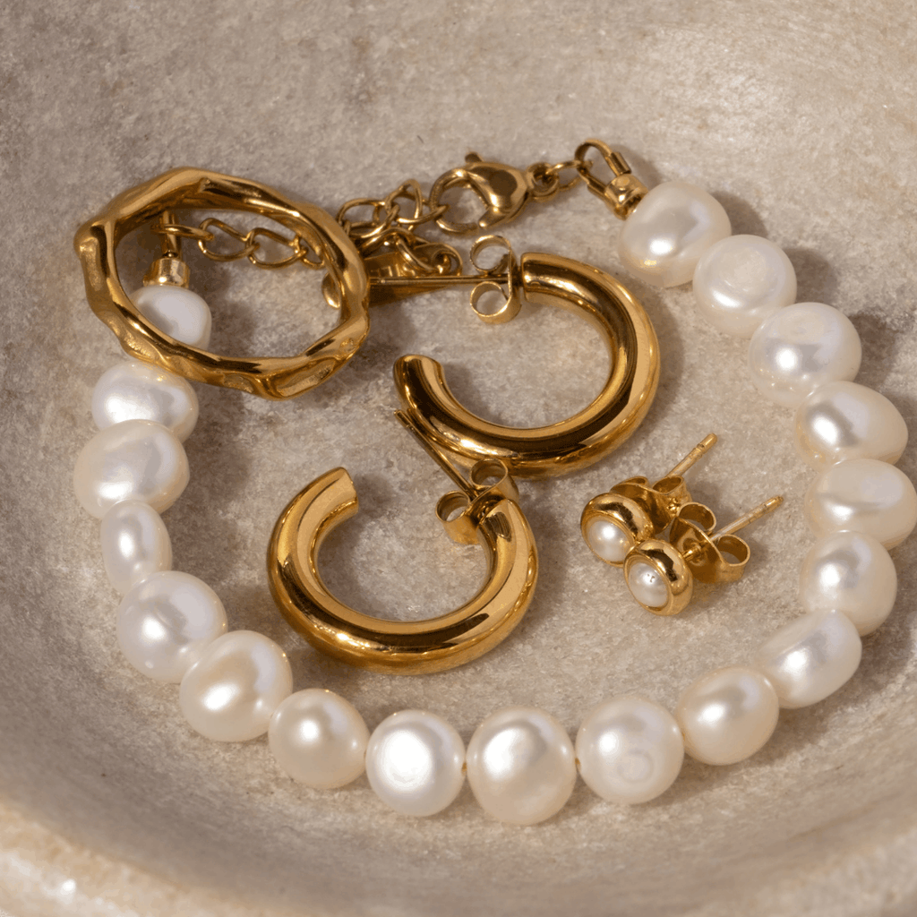ISLA Pearl Stud Earrings