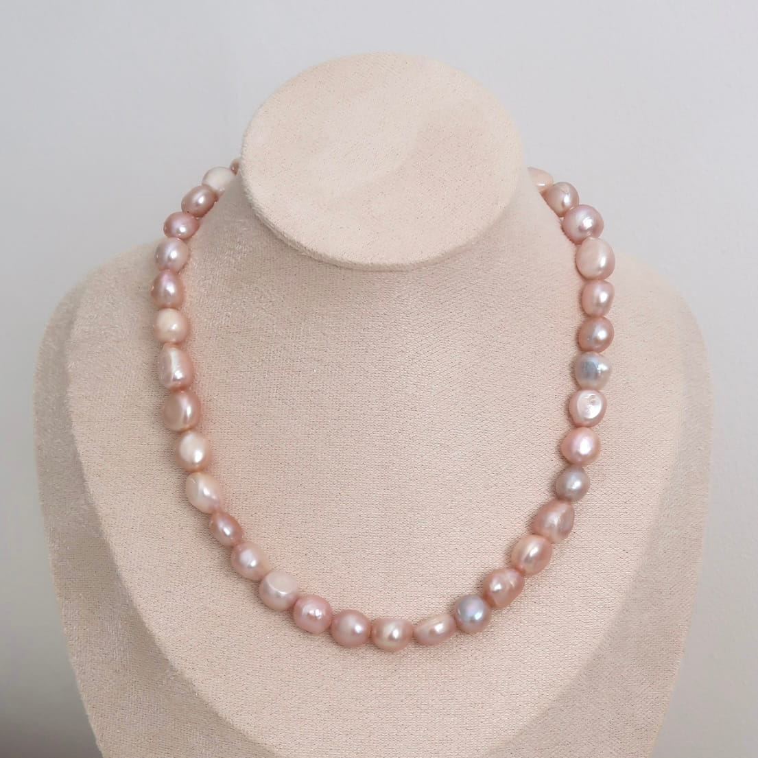 ROSÉA Pearl Necklace - Charcol Accessories