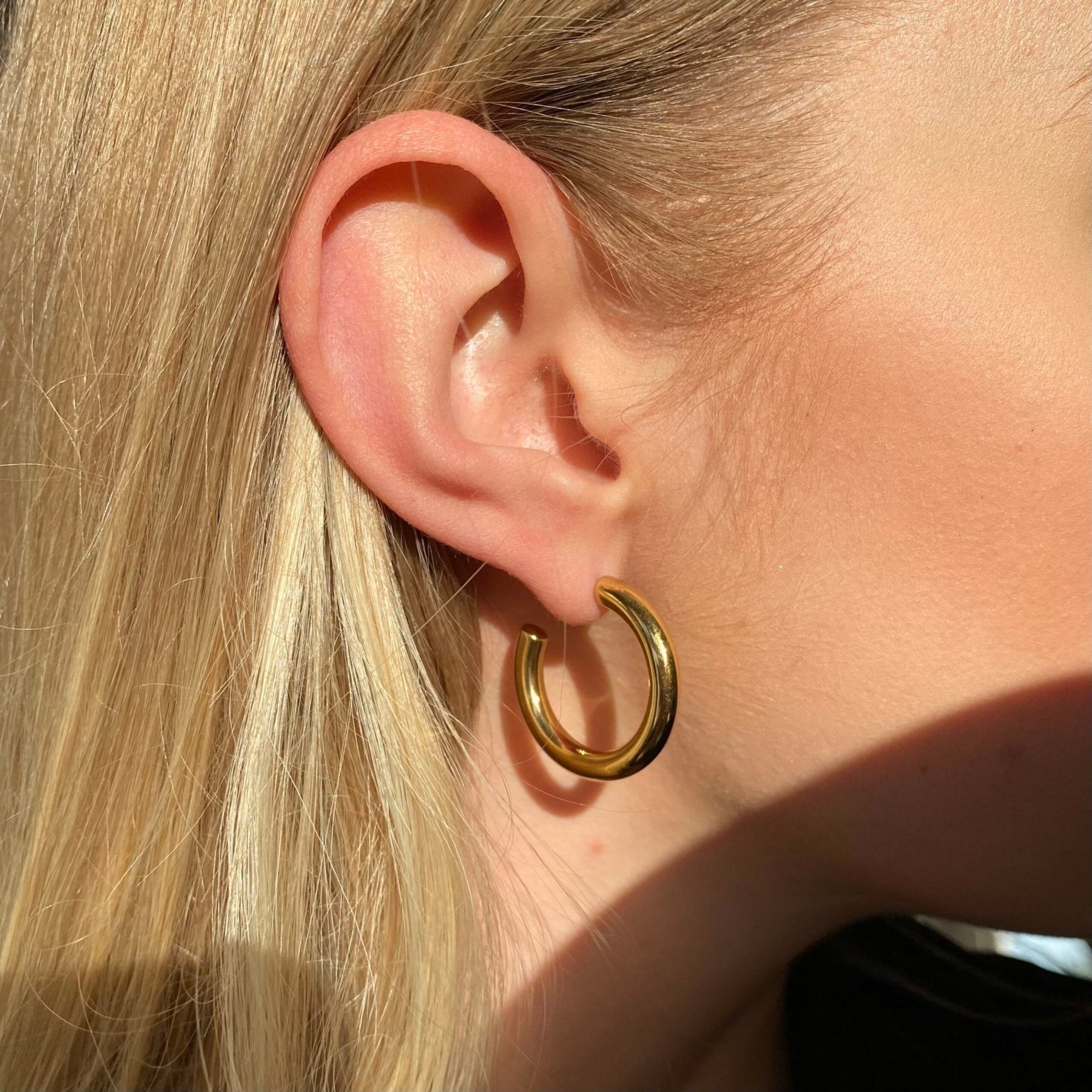 SOPHIA Medium Hoops (25mm) - Charcol Accessories